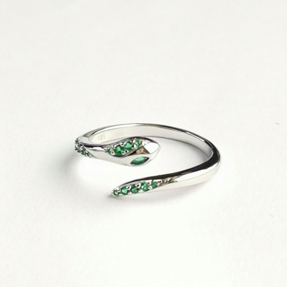 Emerald Eyes sterling silver snake ring serpent size 6 🆕